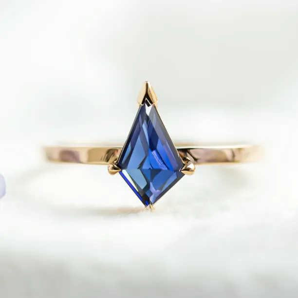 Gold ring with kite blue lab grown sapphire KODA Image
