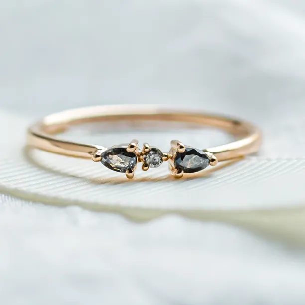 Dainty cluster ring with salt and pepper diamonds FINLEY Image