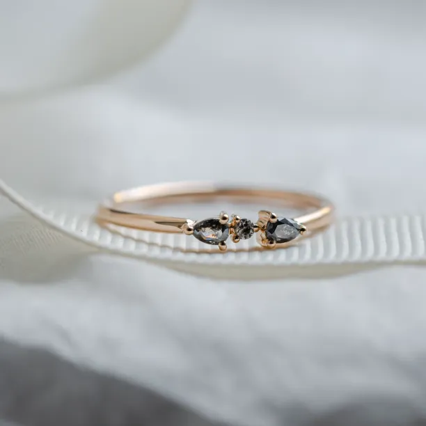 Dainty cluster ring with salt and pepper diamonds FINLEY Image
