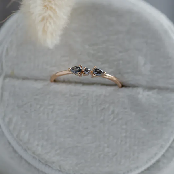 Dainty cluster ring with salt and pepper diamonds FINLEY Image