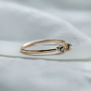 Dainty cluster ring with salt and pepper diamonds FINLEY Thumbnail