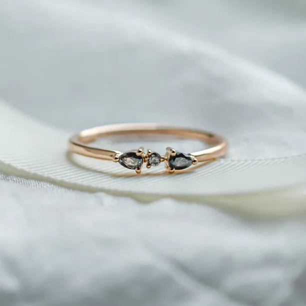 Dainty cluster ring with salt and pepper diamonds FINLEY Image