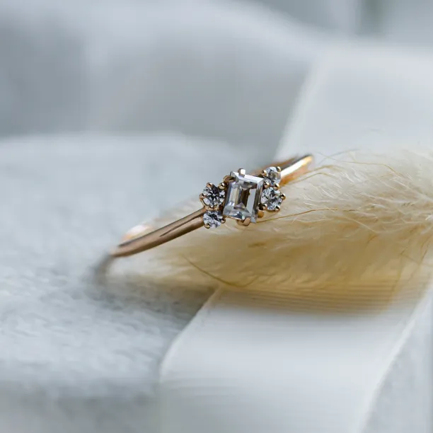 Gold cluster ring with moissanites BERNADETTE Image