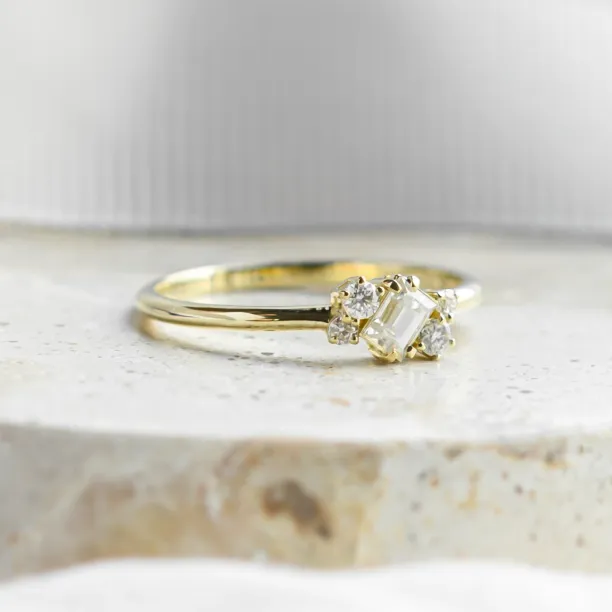 Gold cluster ring with moissanites BERNADETTE Image