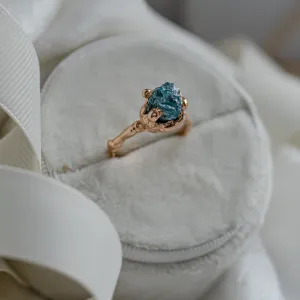 Unusual ring with blue raw diamond MARE Thumbnail