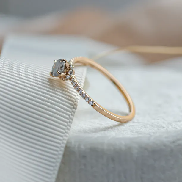 Engagement salt and pepper diamond ring with side diamonds SANREMO Image