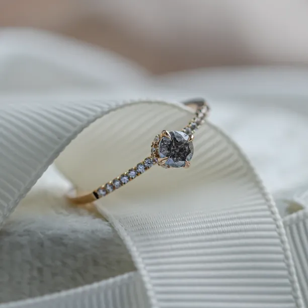 Engagement salt and pepper diamond ring with side diamonds SANREMO Image