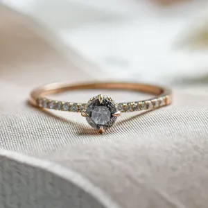 Engagement salt and pepper diamond ring with side diamonds SANREMO Thumbnail