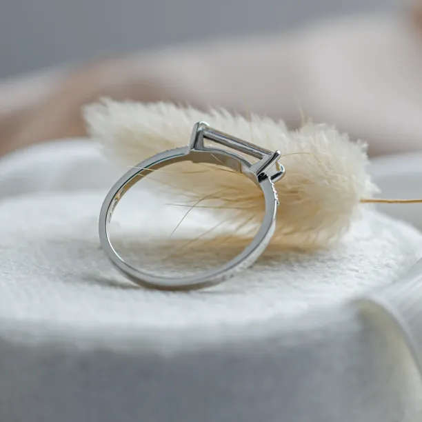 Gold ring with baguette moissanite CASSIOPEIA Image