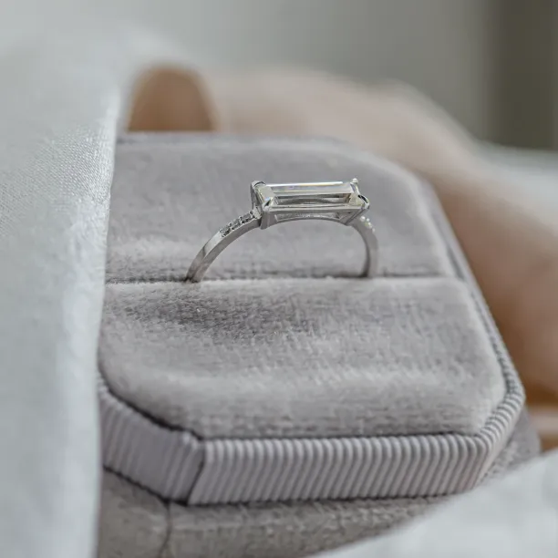 Gold ring with baguette moissanite CASSIOPEIA Image