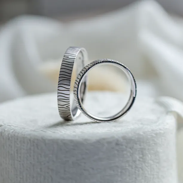 Original wedding rings with patterns BRASIL Image