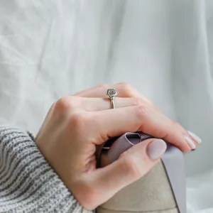 Luxury engagement ring with salt and pepper diamonds TANAQUIL Thumbnail