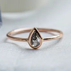 Minimalist engagement ring with pear salt and pepper diamond LAELIA Thumbnail