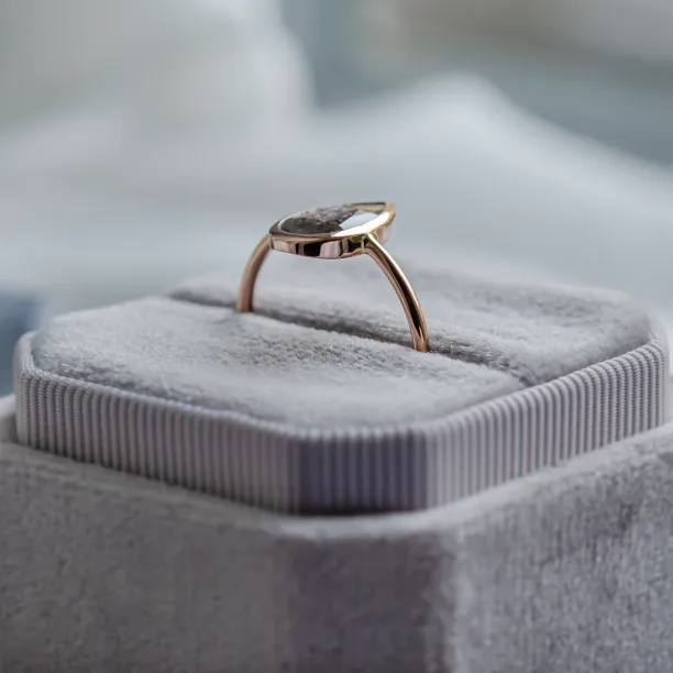 Ring with big salt and pepper diamond FLAVIA Image