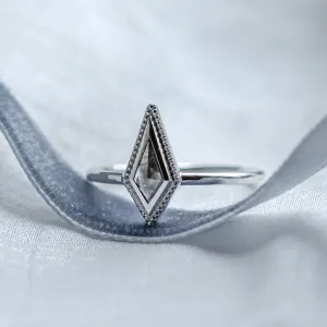 Vintage kite salt and pepper diamond ring LIVIA Thumbnail