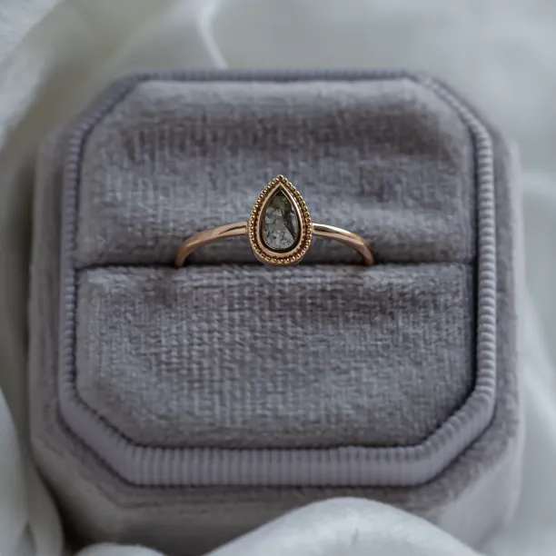 Ring with in vintage style with salt and pepper diamond ANTONIA Image