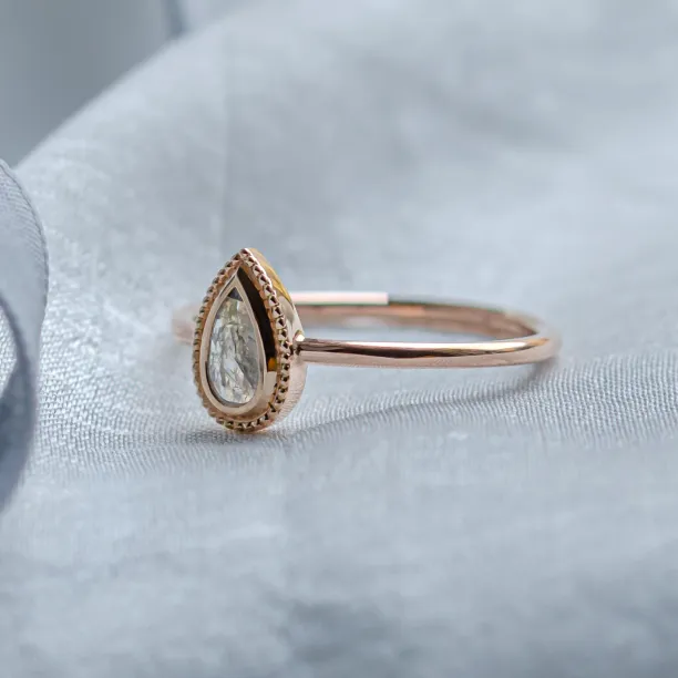 Ring with in vintage style with salt and pepper diamond ANTONIA Image