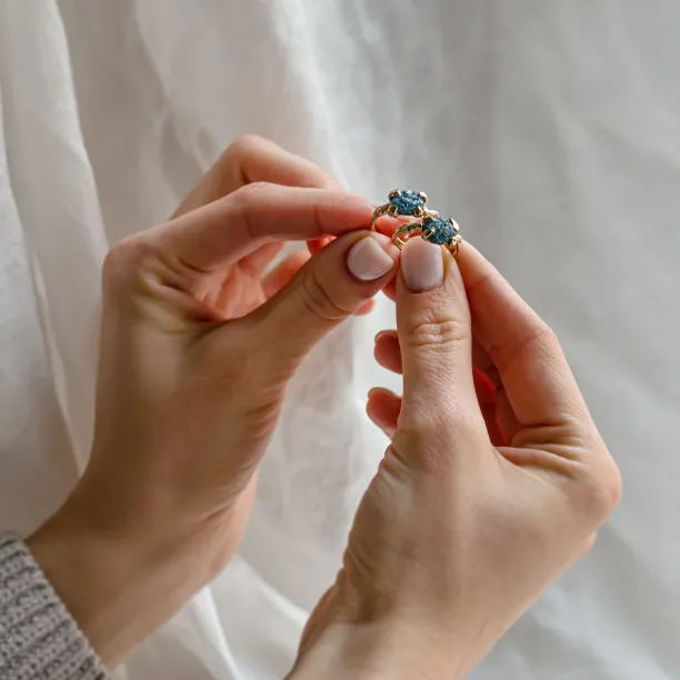 Gold ring with blue raw diamond CLOUD Image