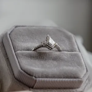 Luxury golg ring with moissanites ROGER Thumbnail