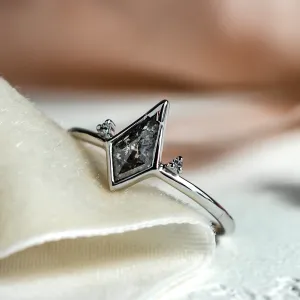 Ring with side and salt and pepper diamonds KATRIN Thumbnail
