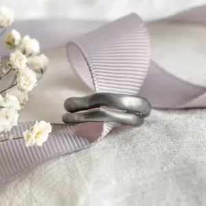 Black curved wedding rings SHALE Thumbnail