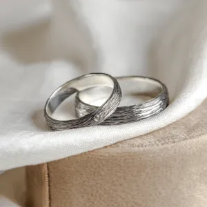 Black wedding rings with woodbark surface EBEN Thumbnail