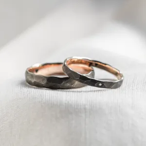 Black wedding bands in gold with hammered surface AZTEK Thumbnail