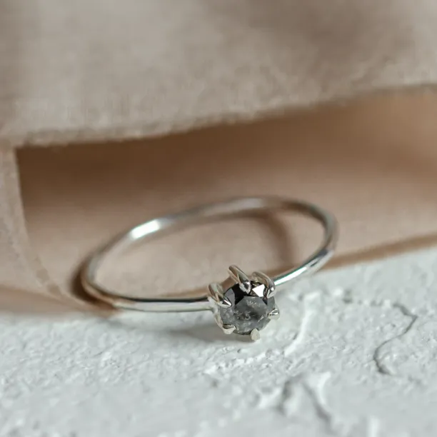 Minimalist engagement ring with salt and pepper diamond GOTTI Image