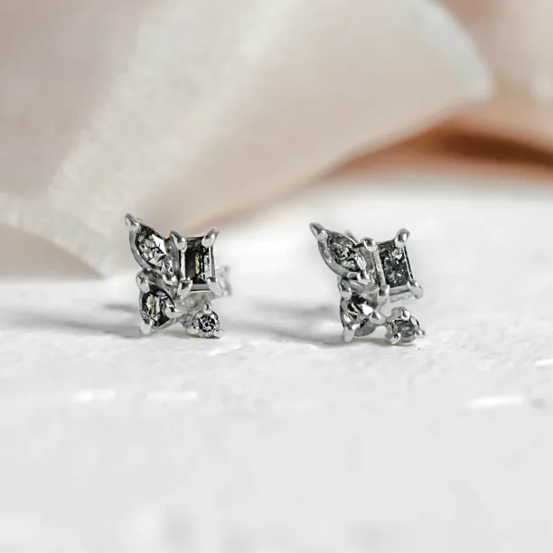 Gold cluster earrings with salt and pepper diamonds QUATRO Image