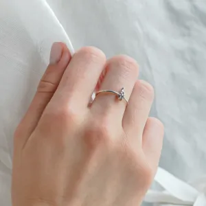 Minimalist cluster ring with salt and pepper diamonds VITTORIA