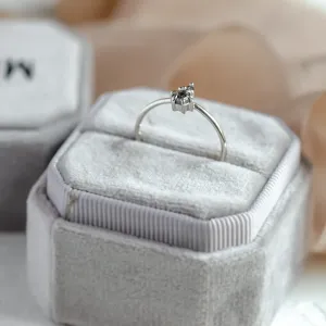 Minimalist cluster ring with salt and pepper diamonds VITTORIA Thumbnail