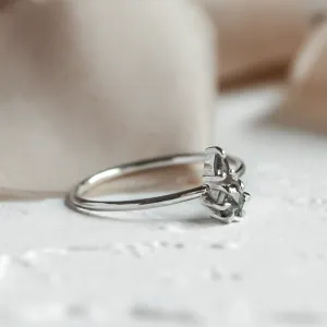 Minimalist cluster ring with salt and pepper diamonds VITTORIA Thumbnail