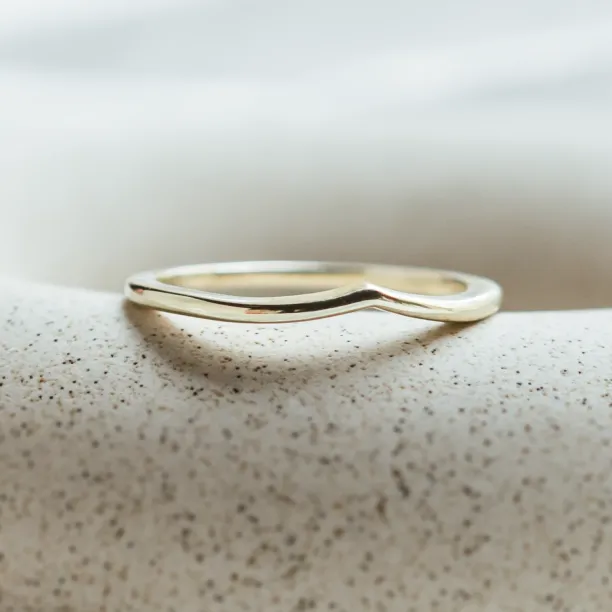 Minimalist curved wedding ring CATANIA Image