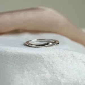 Minimalist curved wedding ring CATANIA Thumbnail