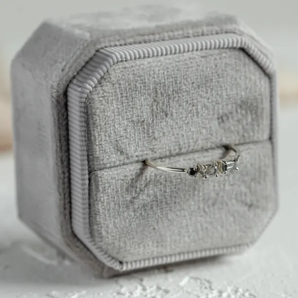 Unusual cluster ring with salt'n'pepper diamonds TRE CIME Image