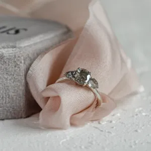 Unusual engagement ring with salt'n'pepper diamonds AURELIO Thumbnail