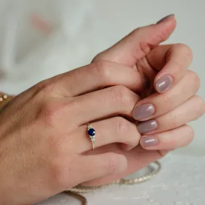 Engagement ring with sapphire and diamonds EDWARD Thumbnail