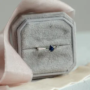 Engagement ring with blue sapphire LOUIS Thumbnail