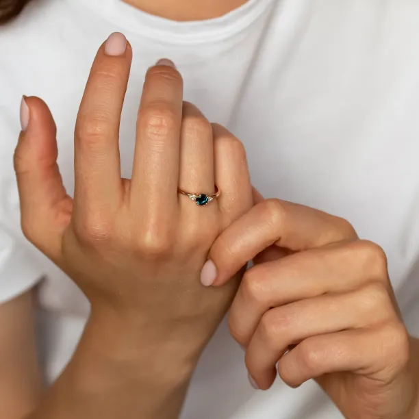 Engagement ring with topaz and diamonds MONELAND Image