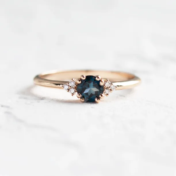 Engagement ring with topaz and diamonds MONELAND Image