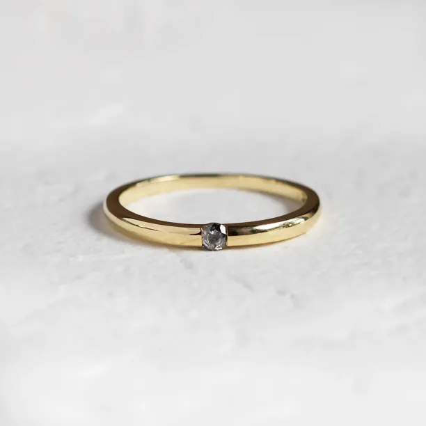 Minimalist engagement ring with salt'n'pepper diamond HAIMER Image