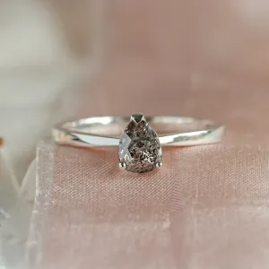 Engagement salt'n'pepper diamond ring CARMIA