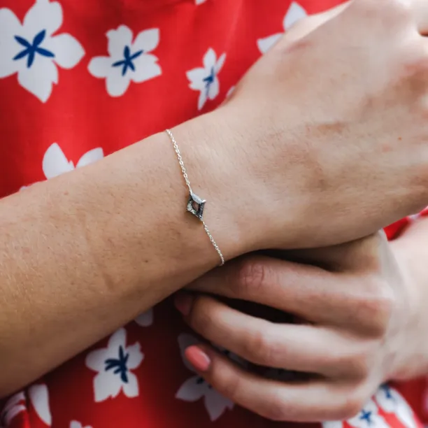 Gold bracelet with kite rutilated quartz POLLIS Image