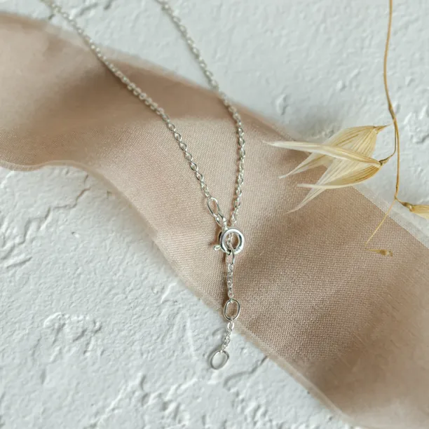 Minimalist bracelet with oval rutilated quartz POLLINA Image