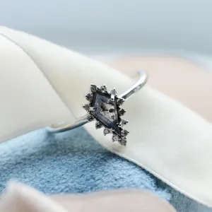 Cluster ring with salt'n'pepper diamond DOMO Thumbnail