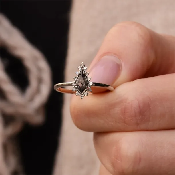 Cluster ring with salt'n'pepper diamond DOMO Image