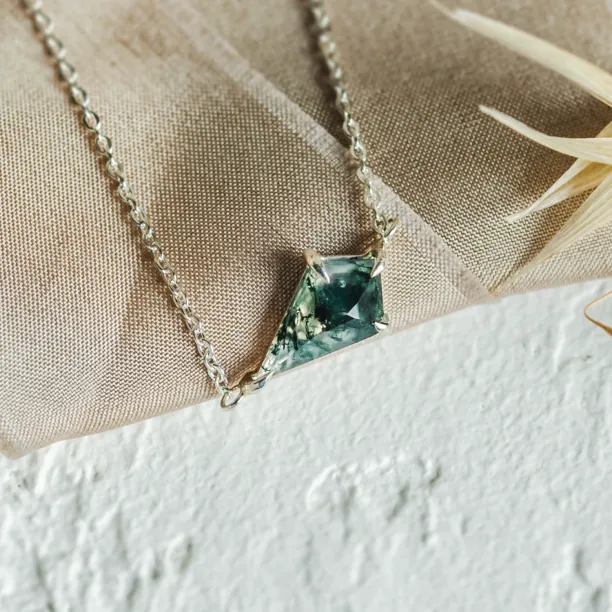 Gold bracelet with moss agate TELERI Image