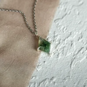 Gold necklace with kite moss agate QUENDI Thumbnail