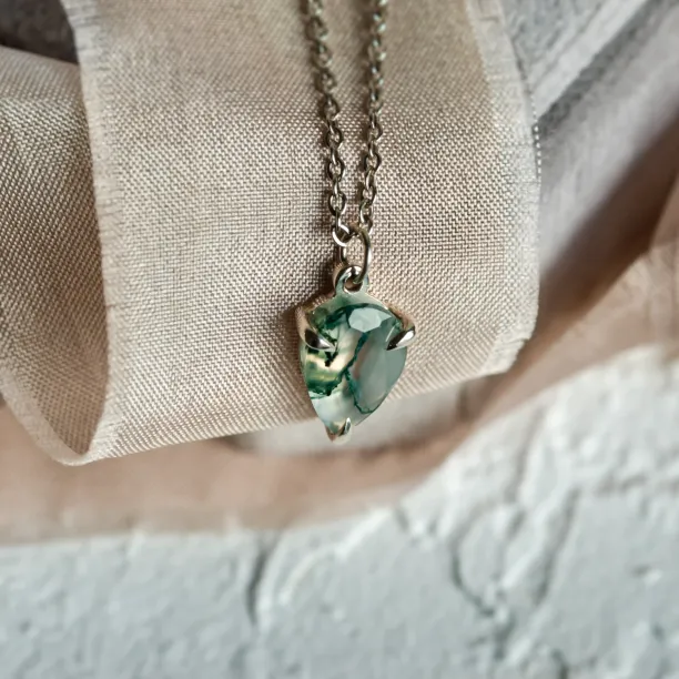 Gold necklace with pear moss agate NOLDOR Image
