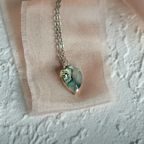 Gold necklace with pear moss agate NOLDOR Image